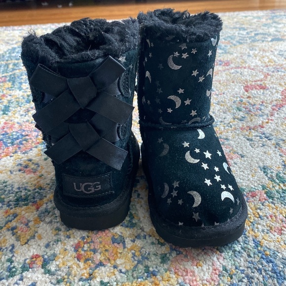 UGG Other - UGG Bailey Bow Sun & Moon Fleece Lined 7